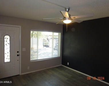 341 E Vogel Avenue - Photo Thumbnail 5