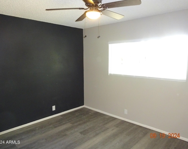 341 E Vogel Avenue - Photo Thumbnail 9