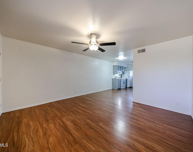 2226 W Heatherbrae Drive - Photo Thumbnail 7