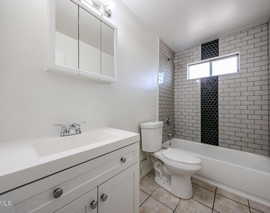 2226 W Heatherbrae Drive - Photo Thumbnail 13