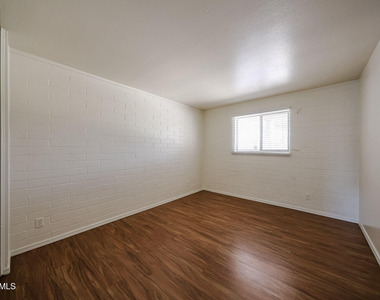 2226 W Heatherbrae Drive - Photo Thumbnail 17