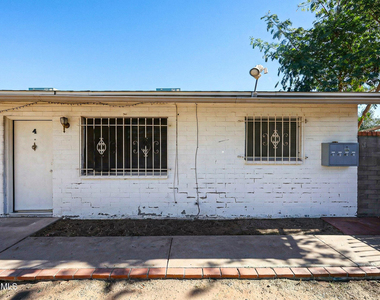 2226 W Heatherbrae Drive - Photo Thumbnail 4