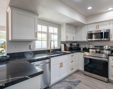 10615 N 63rd Drive - Photo Thumbnail 37