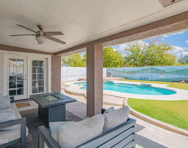 10615 N 63rd Drive - Photo Thumbnail 5