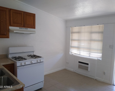 1627 E Pinchot Avenue - Photo Thumbnail 1