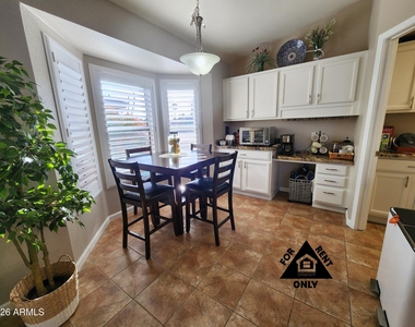 15548 W Catalina Drive - Photo Thumbnail 10