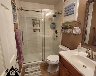 15548 W Catalina Drive - Photo Thumbnail 22