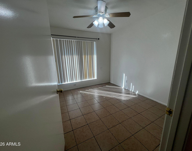 1550 W Knowles Avenue - Photo Thumbnail 4