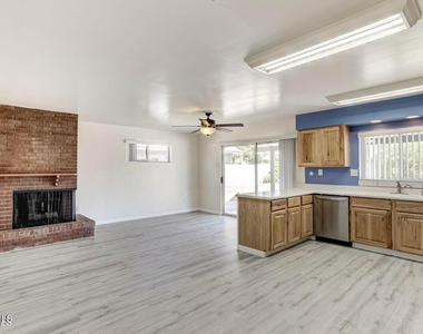 40 E Fairmont Drive - Photo Thumbnail 2