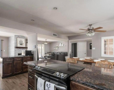 225 E Minton Drive - Photo Thumbnail 6