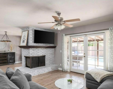 225 E Minton Drive - Photo Thumbnail 2