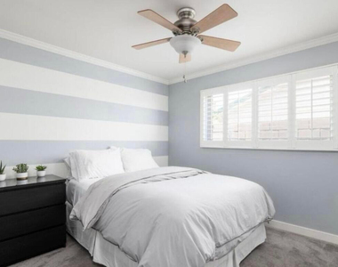 225 E Minton Drive - Photo Thumbnail 10