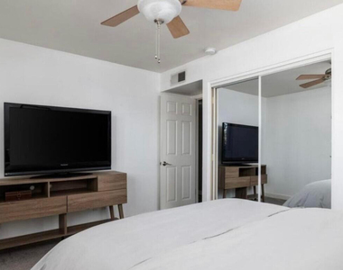 225 E Minton Drive - Photo Thumbnail 12