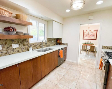 1255 E Riviera Drive - Photo Thumbnail 4