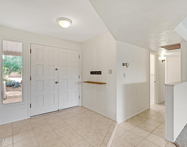 1036 E Geneva Drive - Photo Thumbnail 2