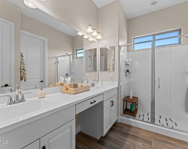 4060 Old Orchard Drive - Photo Thumbnail 4