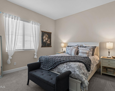 4060 Old Orchard Drive - Photo Thumbnail 5