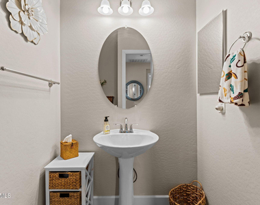 4060 Old Orchard Drive - Photo Thumbnail 8