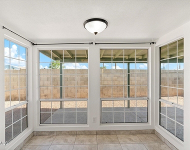 8037 N 40th Avenue - Photo Thumbnail 9