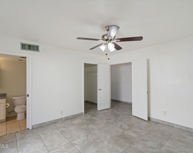 8037 N 40th Avenue - Photo Thumbnail 15