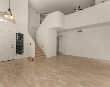 1343 E Angela Drive - Photo Thumbnail 7