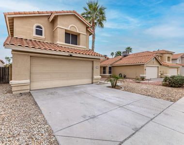 1343 E Angela Drive - Photo Thumbnail 2