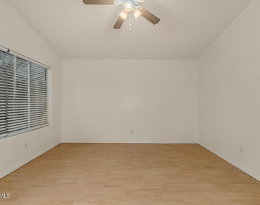 1343 E Angela Drive - Photo Thumbnail 20