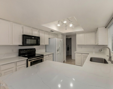 1343 E Angela Drive - Photo Thumbnail 14