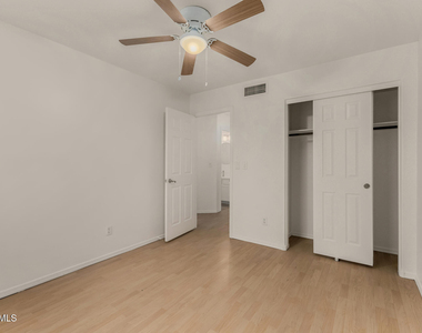 1343 E Angela Drive - Photo Thumbnail 26