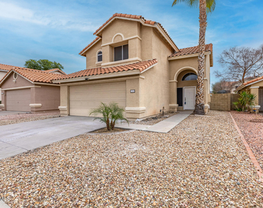 1343 E Angela Drive - Photo Thumbnail 4