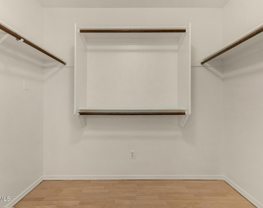 1343 E Angela Drive - Photo Thumbnail 22