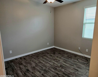 2822 W Blue River Drive - Photo Thumbnail 17