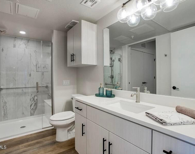 9449 N 90th Street - Photo Thumbnail 3