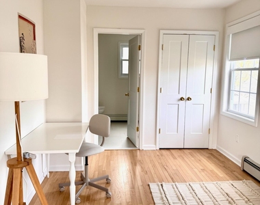 561 Monmouth Avenue - Photo Thumbnail 20