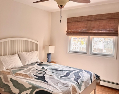 561 Monmouth Avenue - Photo Thumbnail 13
