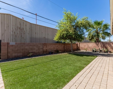 319 E Riviera Drive - Photo Thumbnail 28
