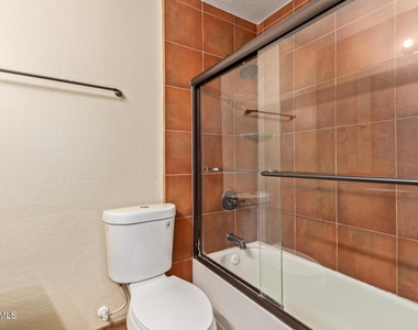 319 E Riviera Drive - Photo Thumbnail 18