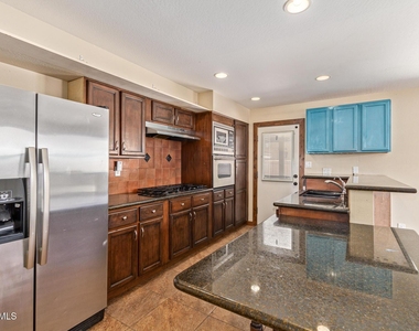 319 E Riviera Drive - Photo Thumbnail 8