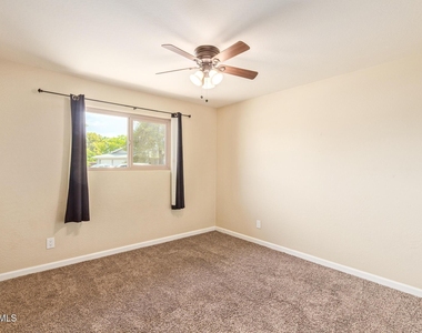319 E Riviera Drive - Photo Thumbnail 19