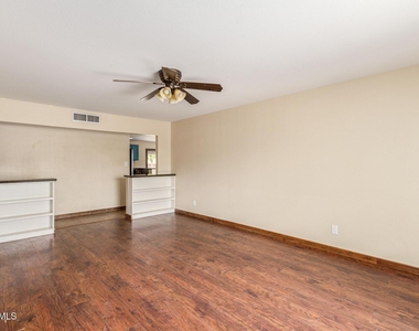 319 E Riviera Drive - Photo Thumbnail 1