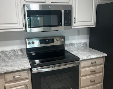 7840 E Camelback Road - Photo Thumbnail 17