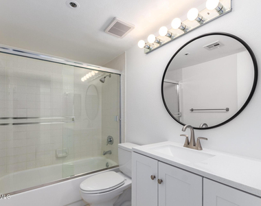 7840 E Camelback Road - Photo Thumbnail 8