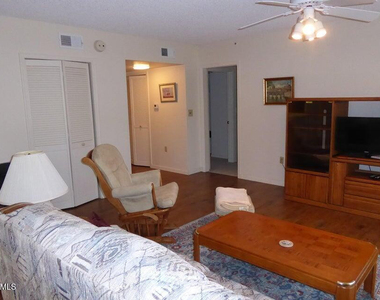 10330 W Thunderbird Boulevard - Photo Thumbnail 5
