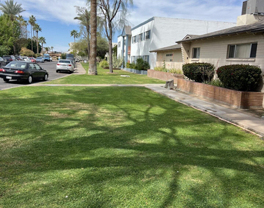 302 W Medlock Drive - Photo Thumbnail 1