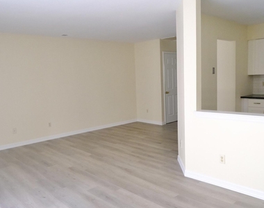 93 Oak Lane - Photo Thumbnail 3