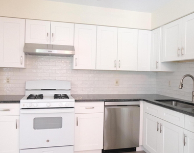 93 Oak Lane - Photo Thumbnail 6