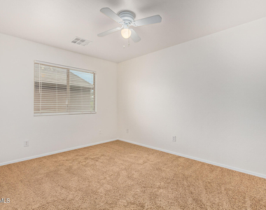2521 W Desert Spring Way - Photo Thumbnail 32