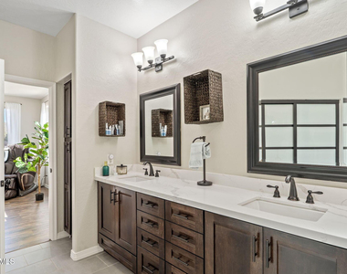 6943 W Tether Trail - Photo Thumbnail 38