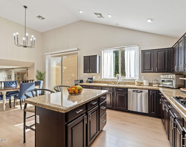 6943 W Tether Trail - Photo Thumbnail 13