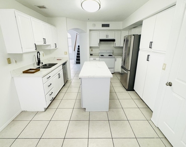 12770 N 89th Street - Photo Thumbnail 13